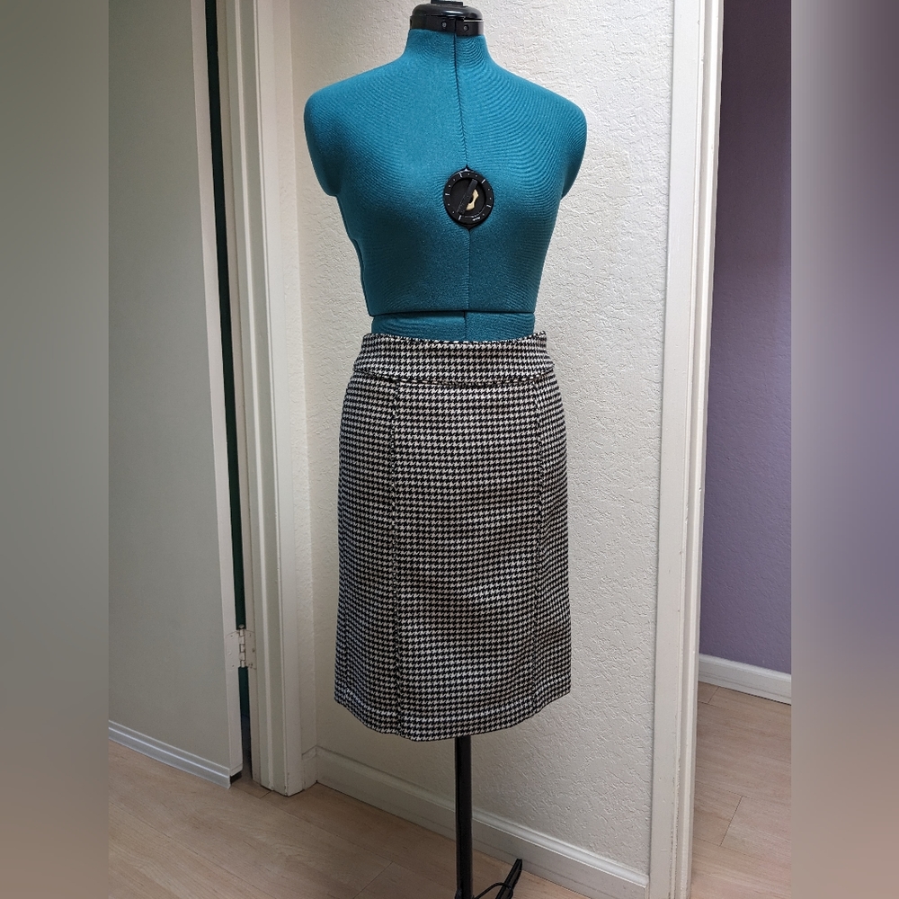 Banana Republic Houndstooth Skirt